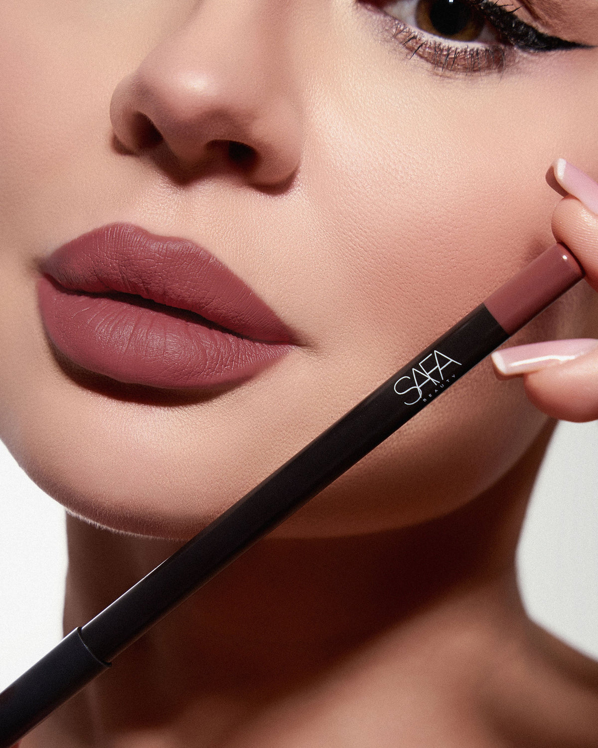 Lip Liner 233 - Coral Peach